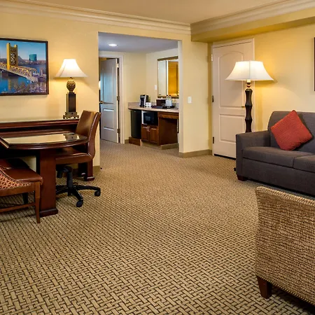 Embassy Suites By Hilton Sacramento Riverfront Promenade Esterno foto