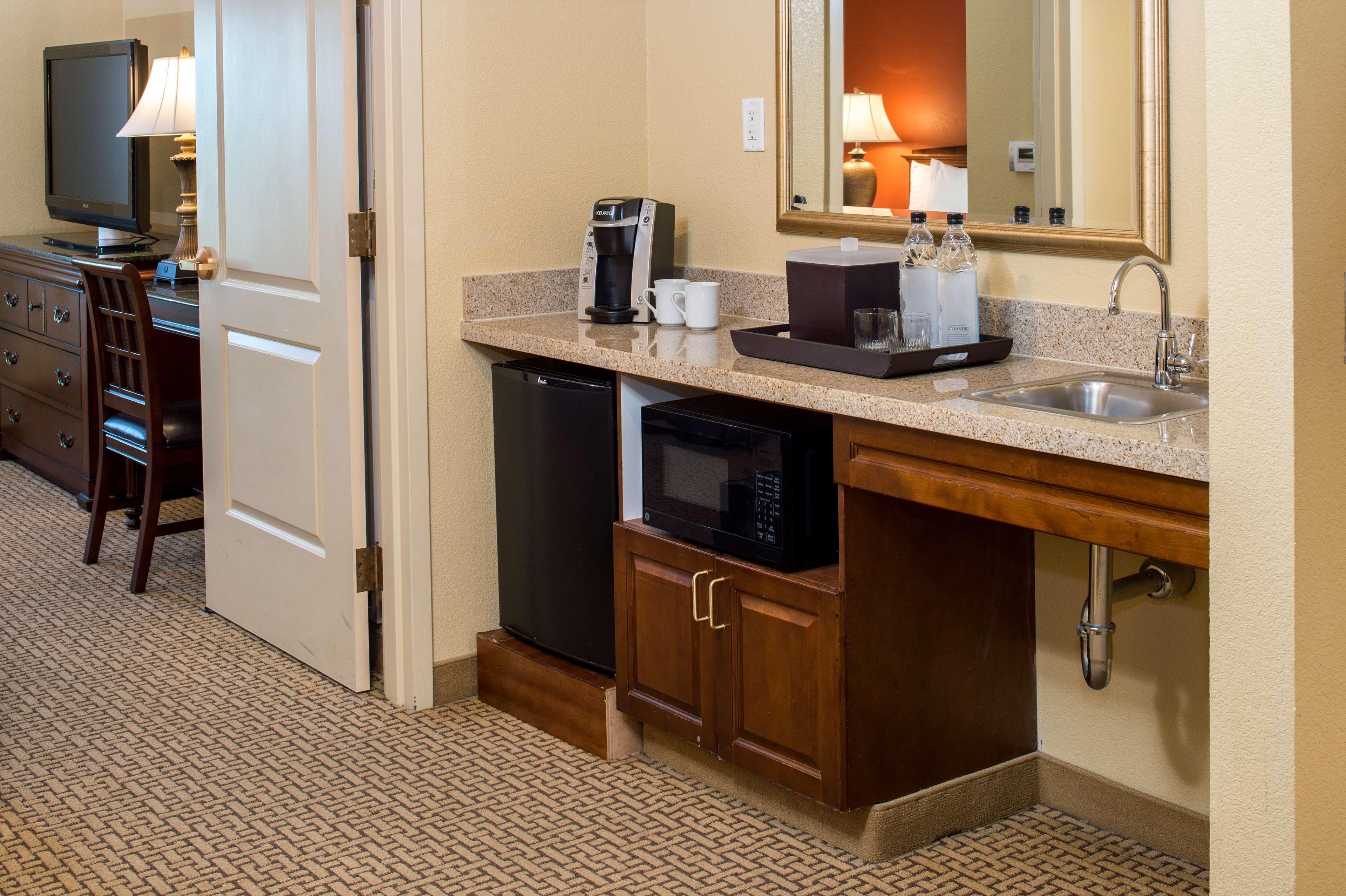 Embassy By Hilton Riverfront Promenade Hotel Sacramento