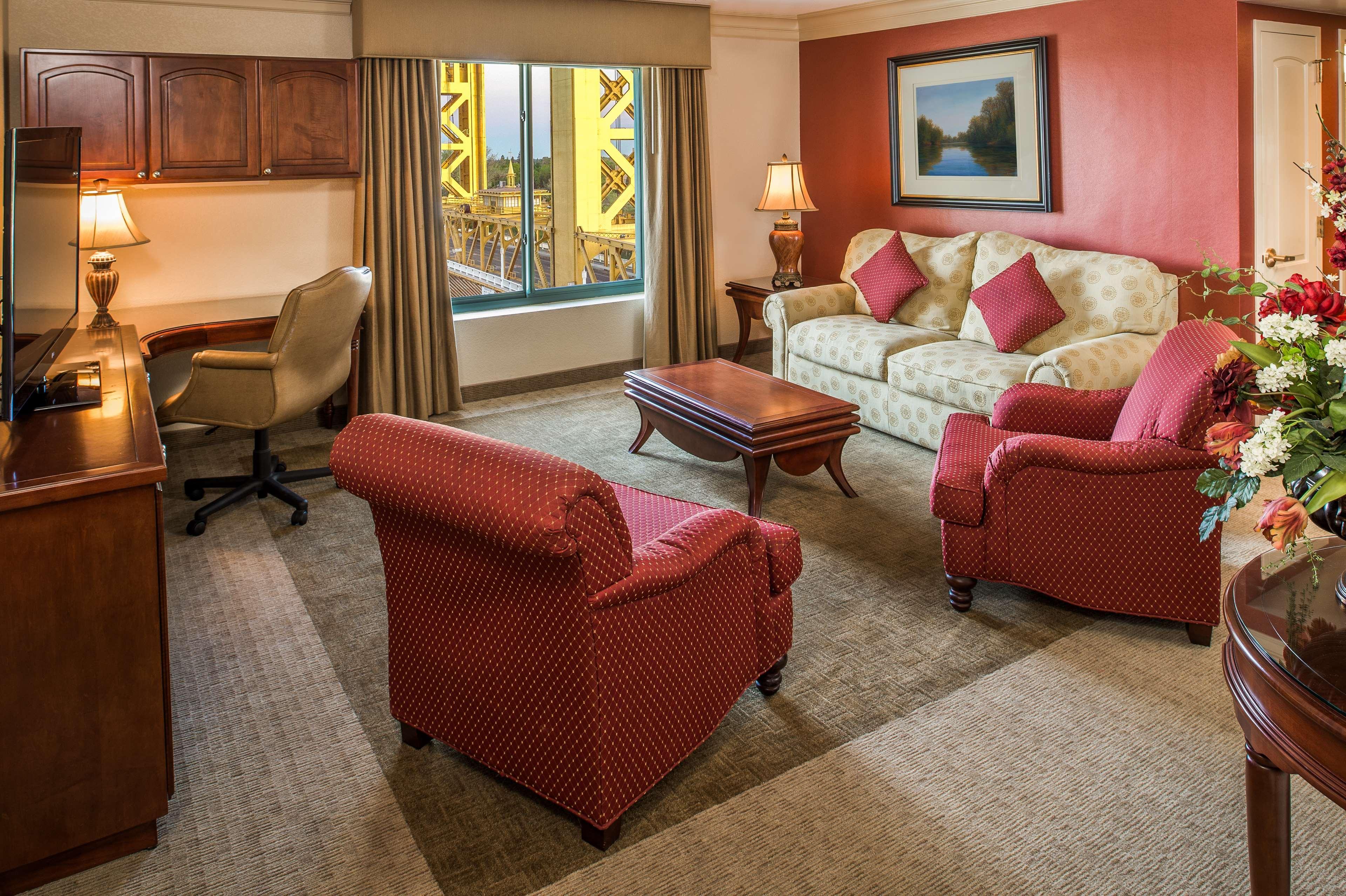 Hotel Embassy By Hilton Riverfront Promenade