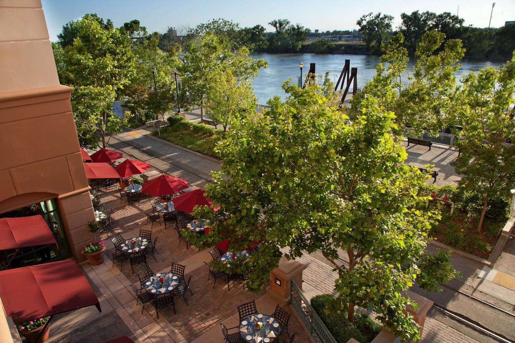 Embassy By Hilton Riverfront Promenade