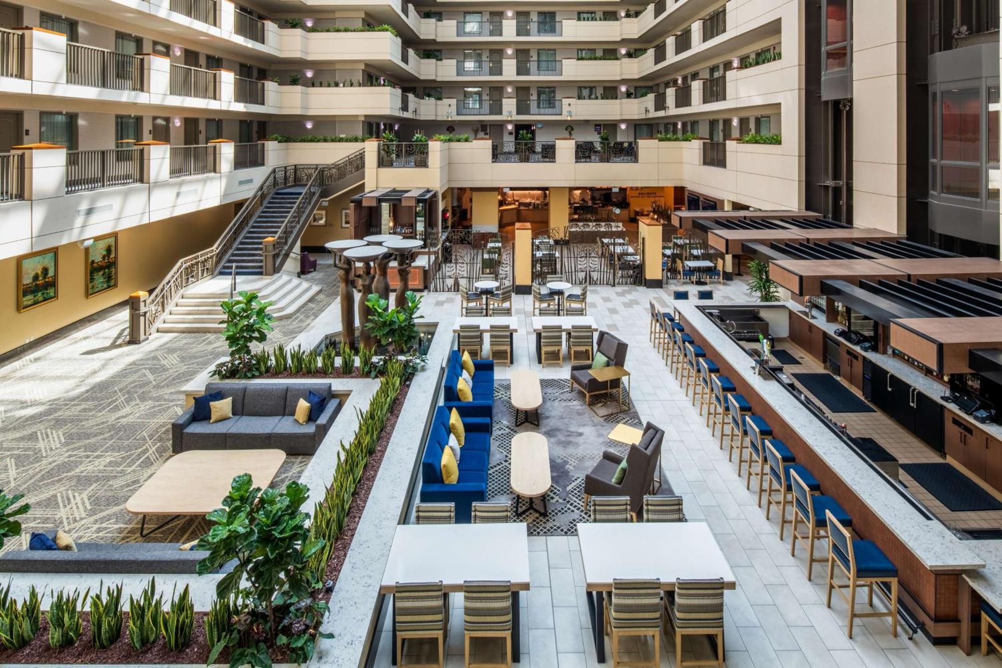 Hotel Embassy By Hilton Riverfront Promenade