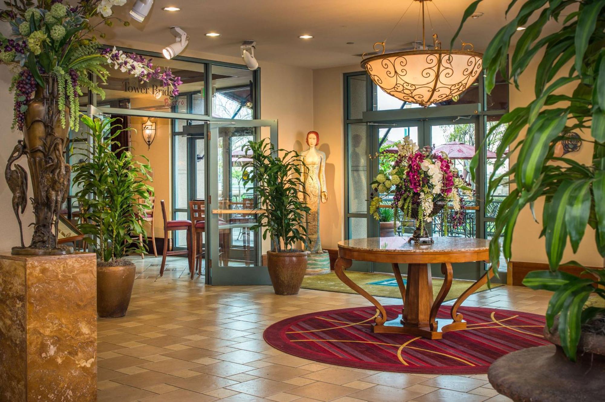 Embassy By Hilton Riverfront Promenade Hotel 4*