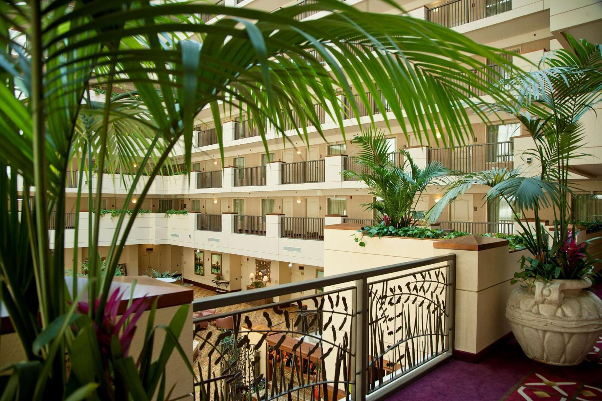 Embassy By Hilton Riverfront Promenade Hotel Sacramento