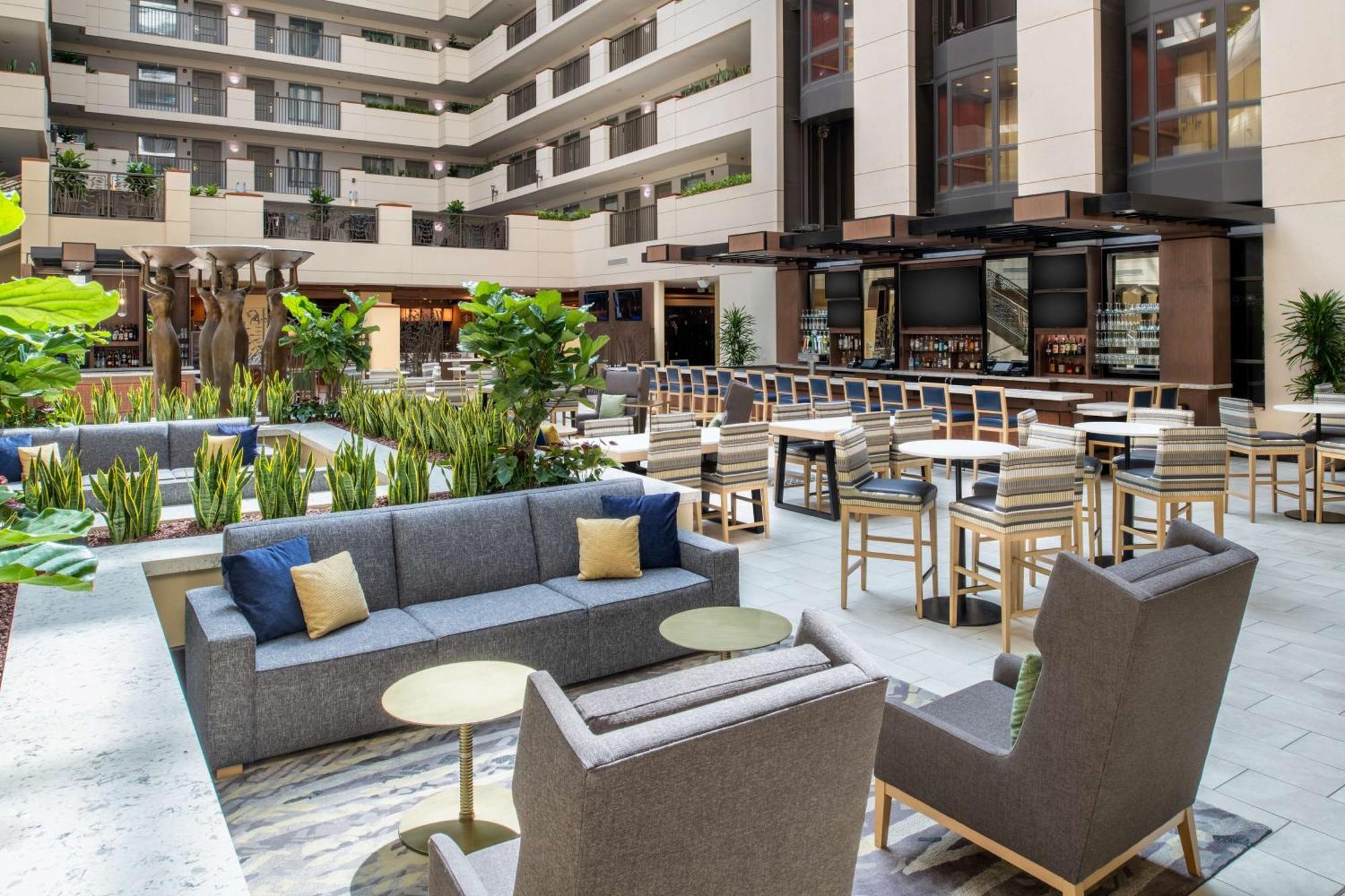 Hotel Embassy By Hilton Riverfront Promenade