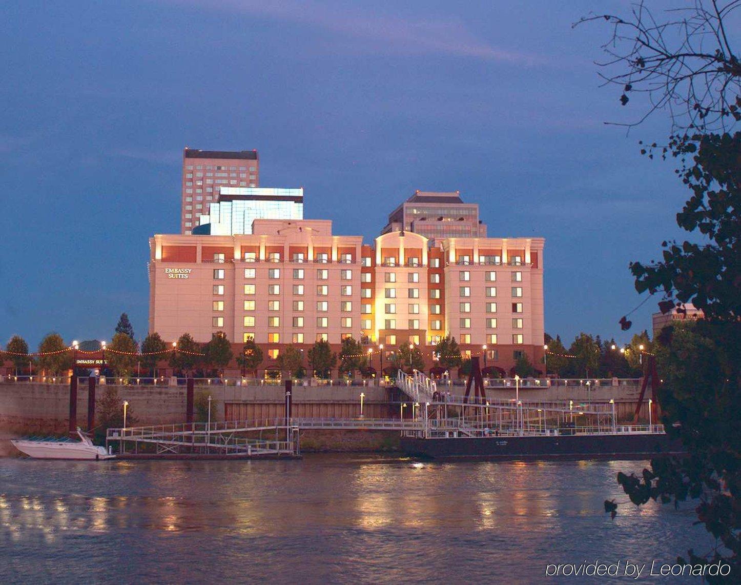 Hotel Embassy By Hilton Riverfront Promenade