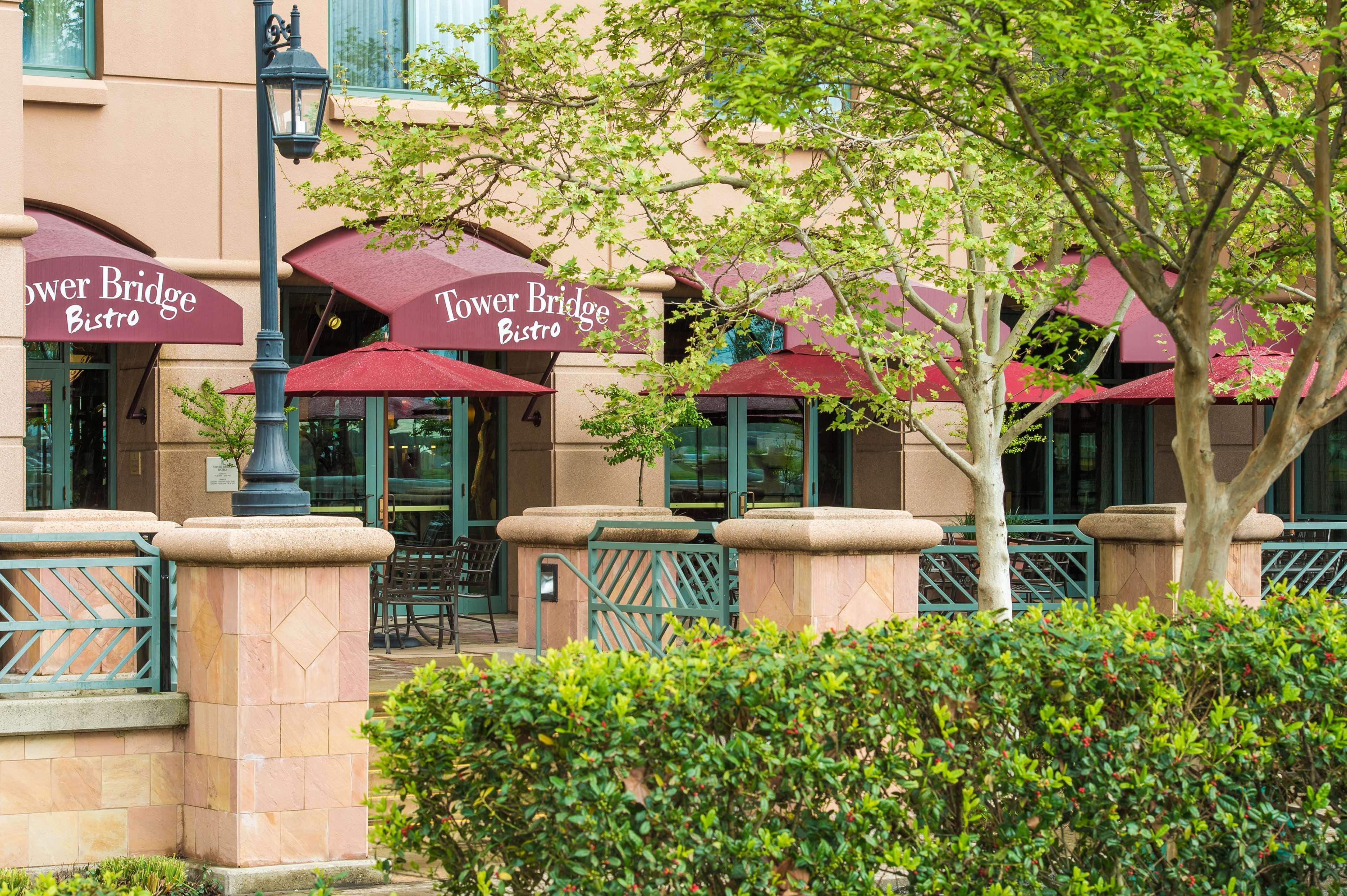 Embassy By Hilton Riverfront Promenade 4*