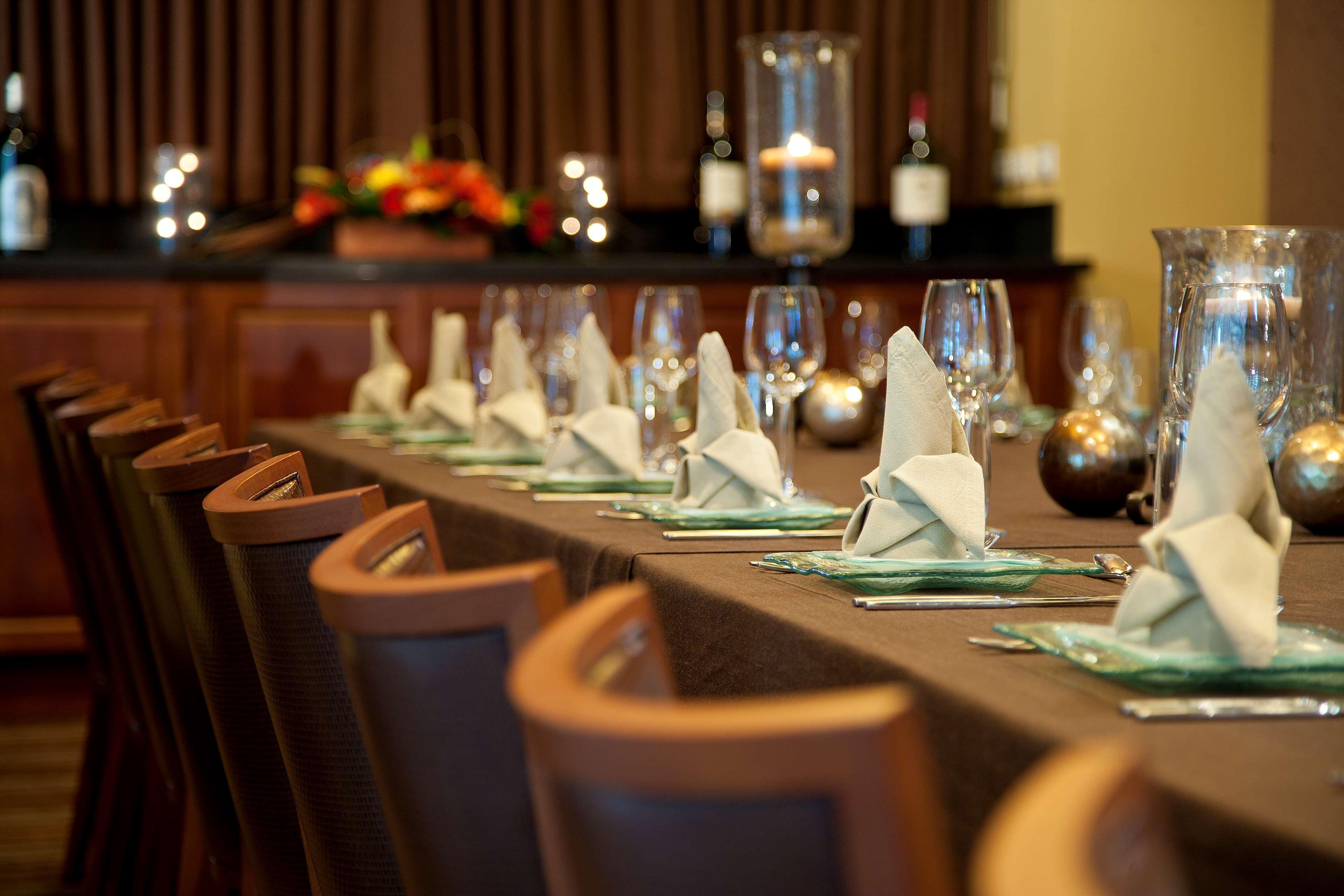 Embassy By Hilton Riverfront Promenade 4*