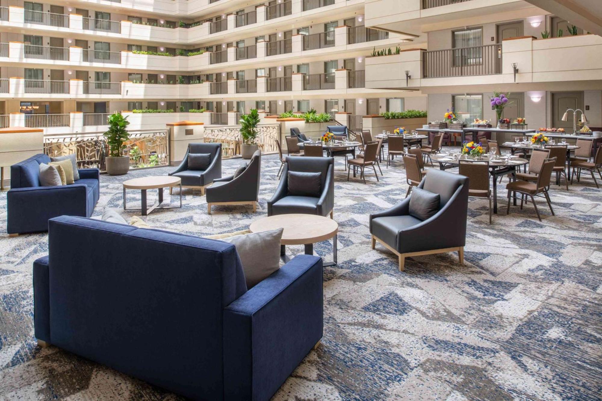 Embassy By Hilton Riverfront Promenade Hotel Sacramento